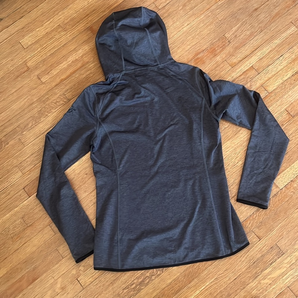 Moosejaw pullover with hoodie - Picture 4 of 5